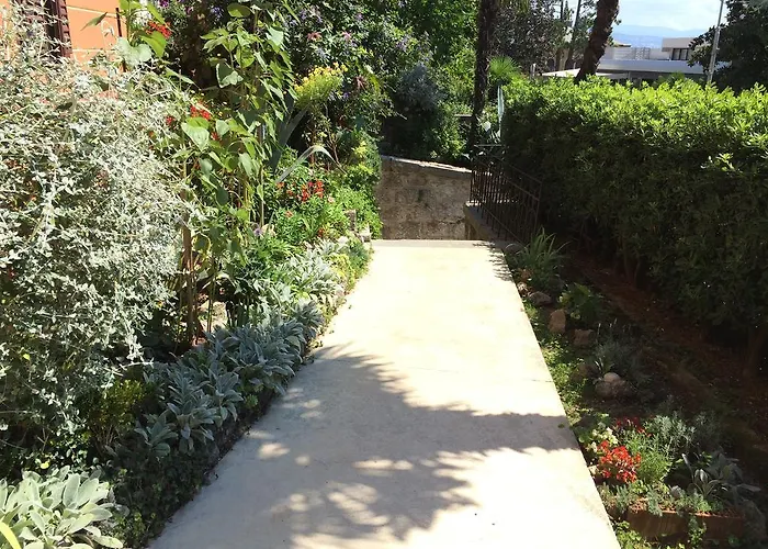 Πανσιόν Borka 3*